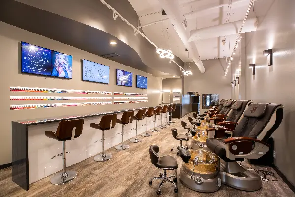 ESSENTIAL NAIL BAR