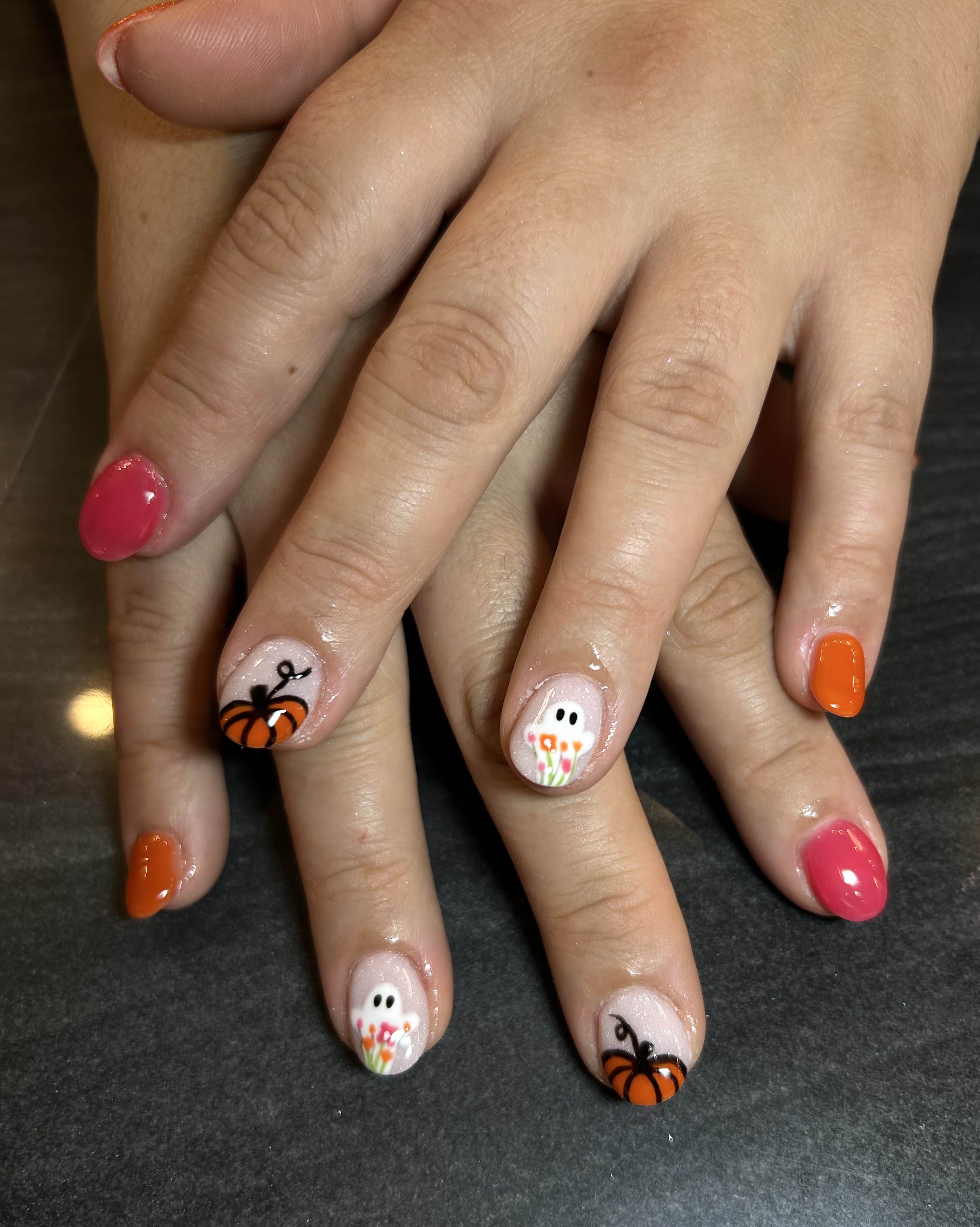 ESSENTIAL NAIL BAR photo 2