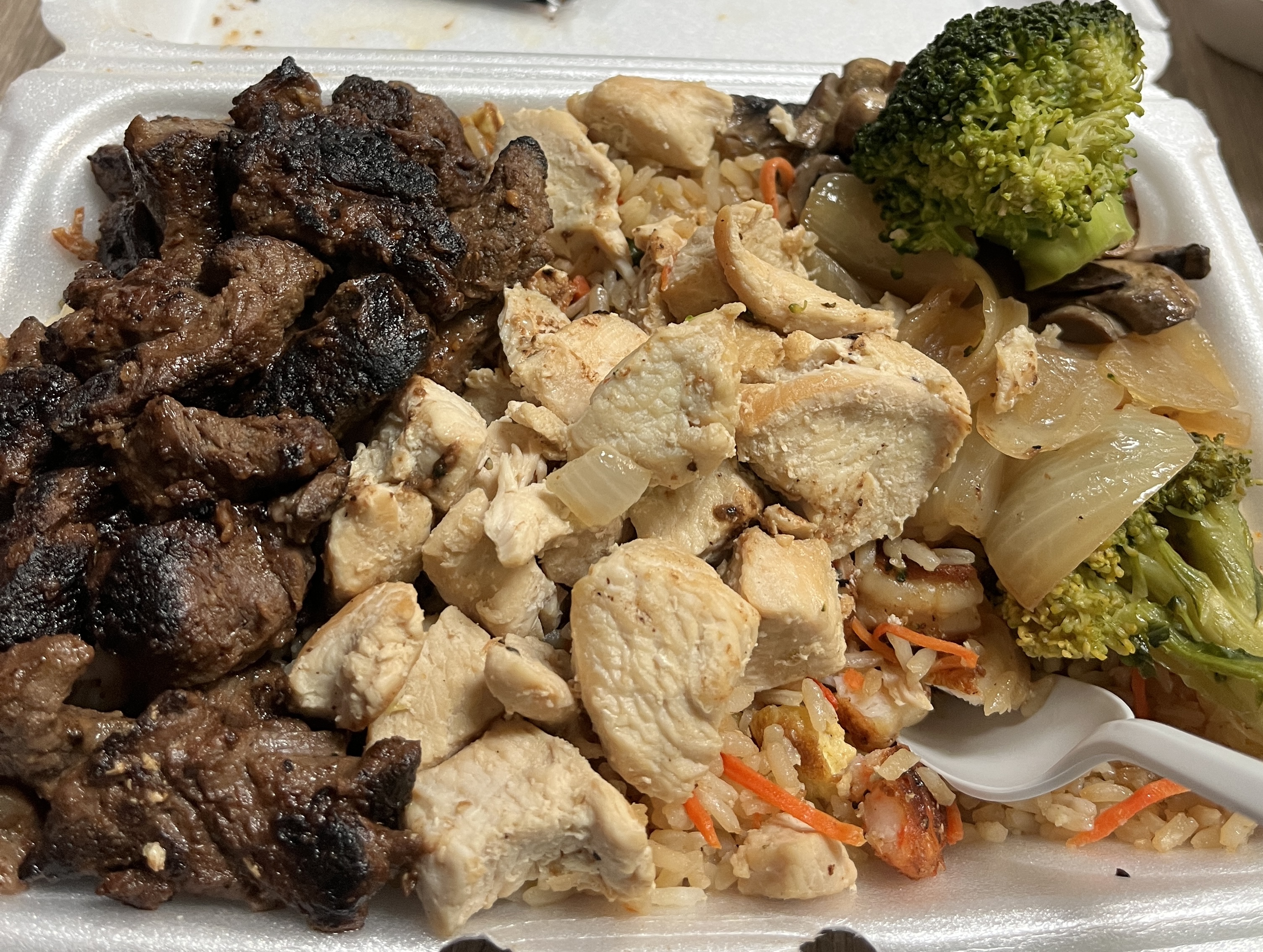 Yoshi Hibachi Grille Livernois photo 2