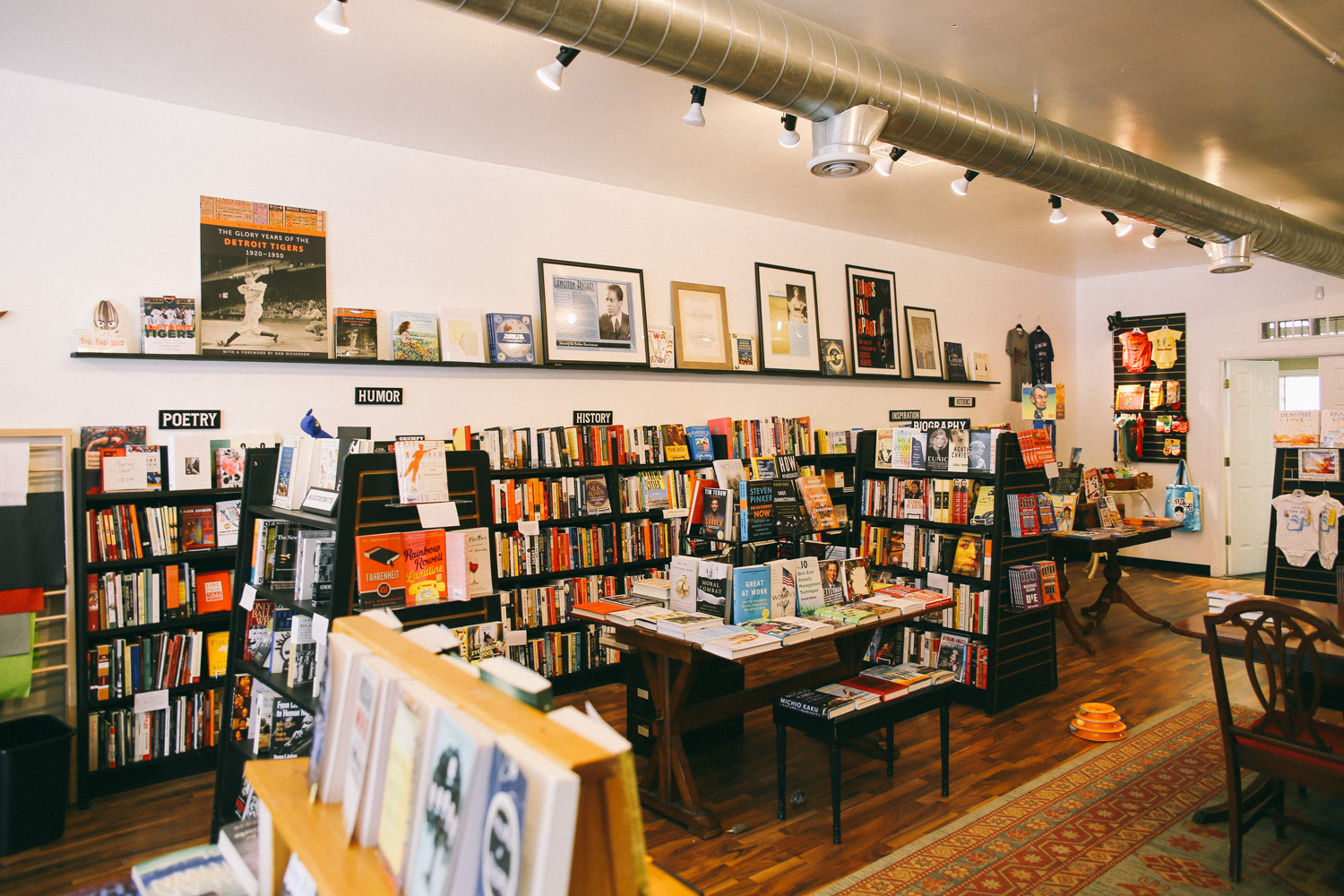 Pages Bookshop photo 2